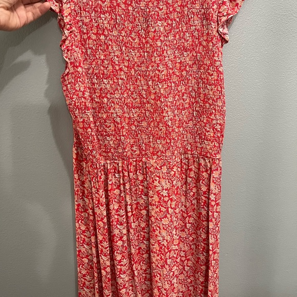 Loft Outlet Red Floral Babydoll dress with ruffled sleeves. Size Medium - Picture 2 of 14